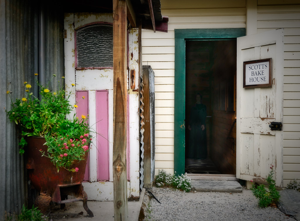 cromwell-scots-bakery.jpg Scots Bake House, Old historic Cromwell Town