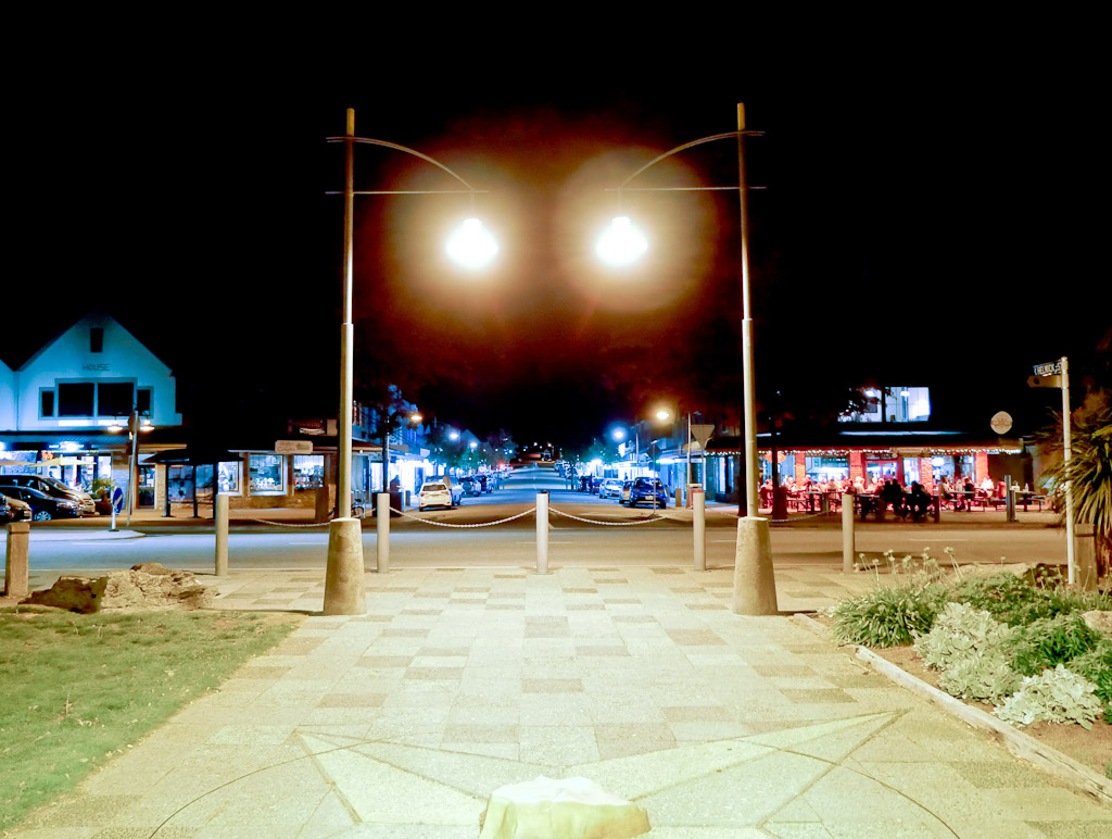 wanaka-by-night-4.jpg Wanaka town center by night 4