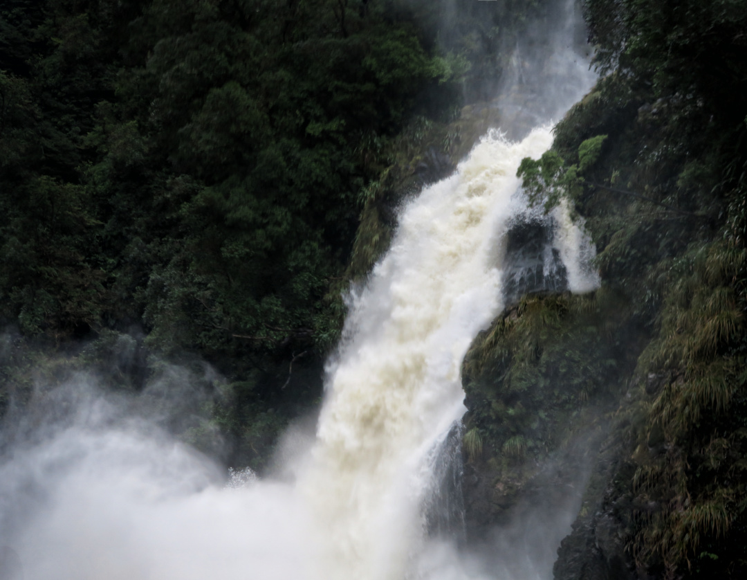 Waterfall, Fiordland National Park New Zealand