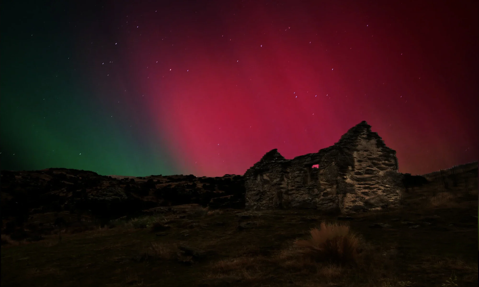 Bendigo cottage and aurora, Central Otago NZ